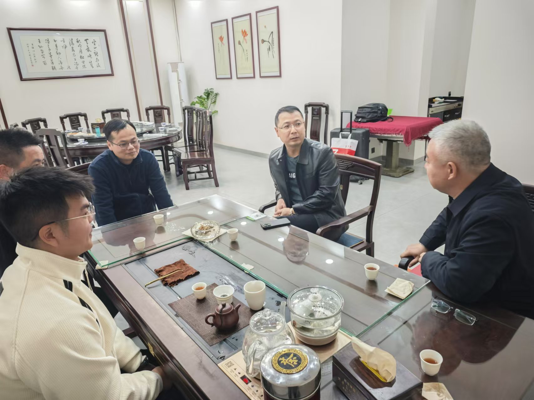 1738312700614149.jpg 5b989392e1a1d708014dc1ec09de531.jpg