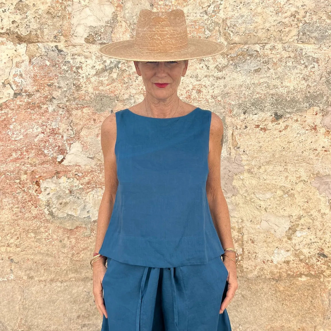 Overleap Top Linen