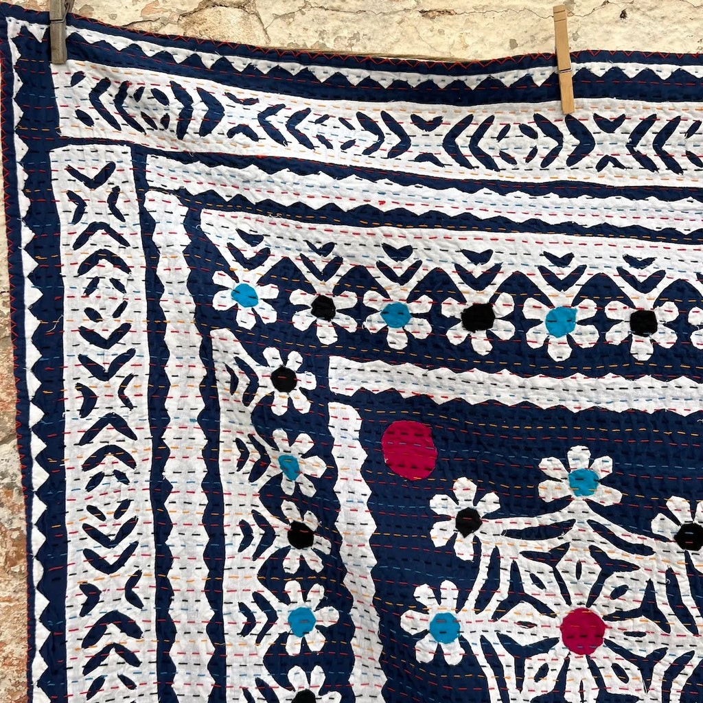 Indian Cutwork Embroidered Quilt new N. 9