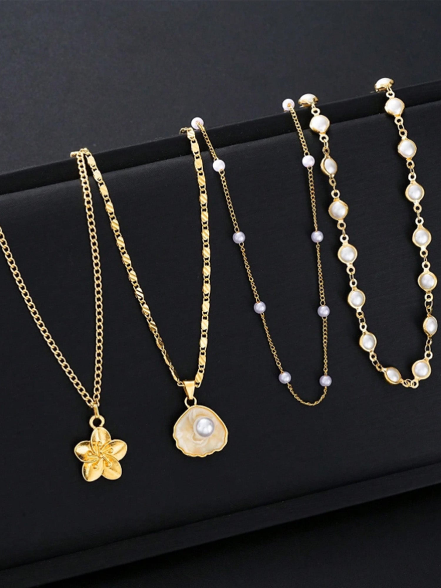 Vacation — Gold Pearl Layered Floral Pendant Necklace