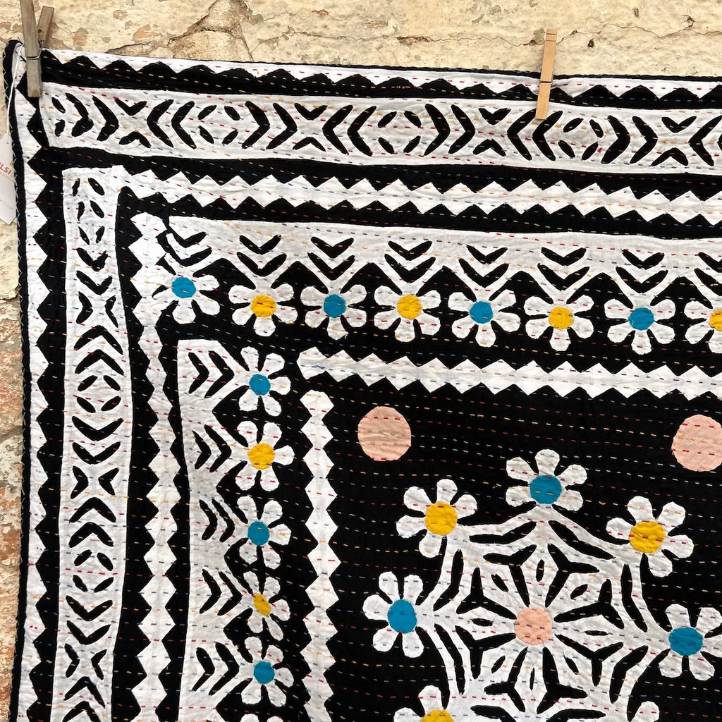 Indian Cutwork Embroidered Quilt new N. 8