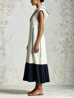Women's Long Dress With Contrasting Trim – Elegant Sleeveless Two-Tone Pleated Maxi Dress With Hooded Collar