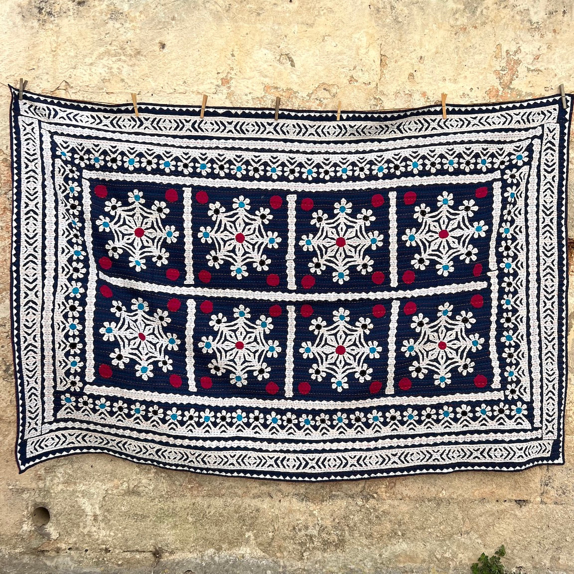 Indian Cutwork Embroidered Quilt new N. 9