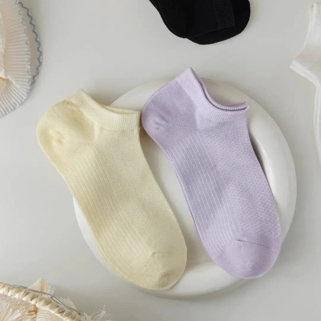 Breathable mesh ankle socks